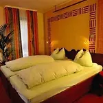 Boutique Sarah Hotel 4*