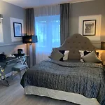 Hotel Boutique Sarah 4*