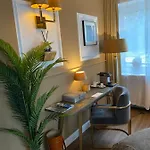 Boutique Sarah Hotel 4*